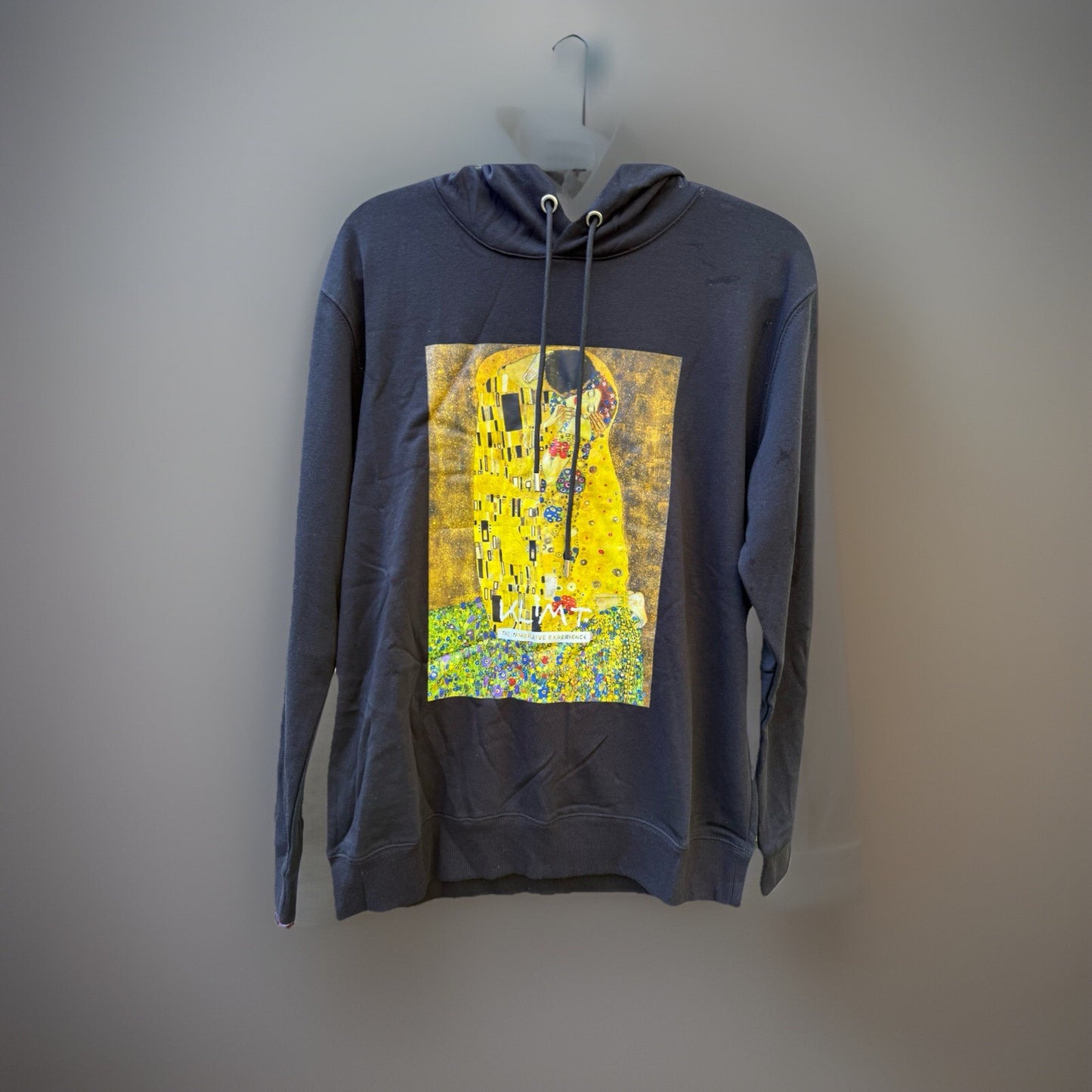 Gustav Klimt - The Kiss, Immersive Experience Black Hoodie, size XL