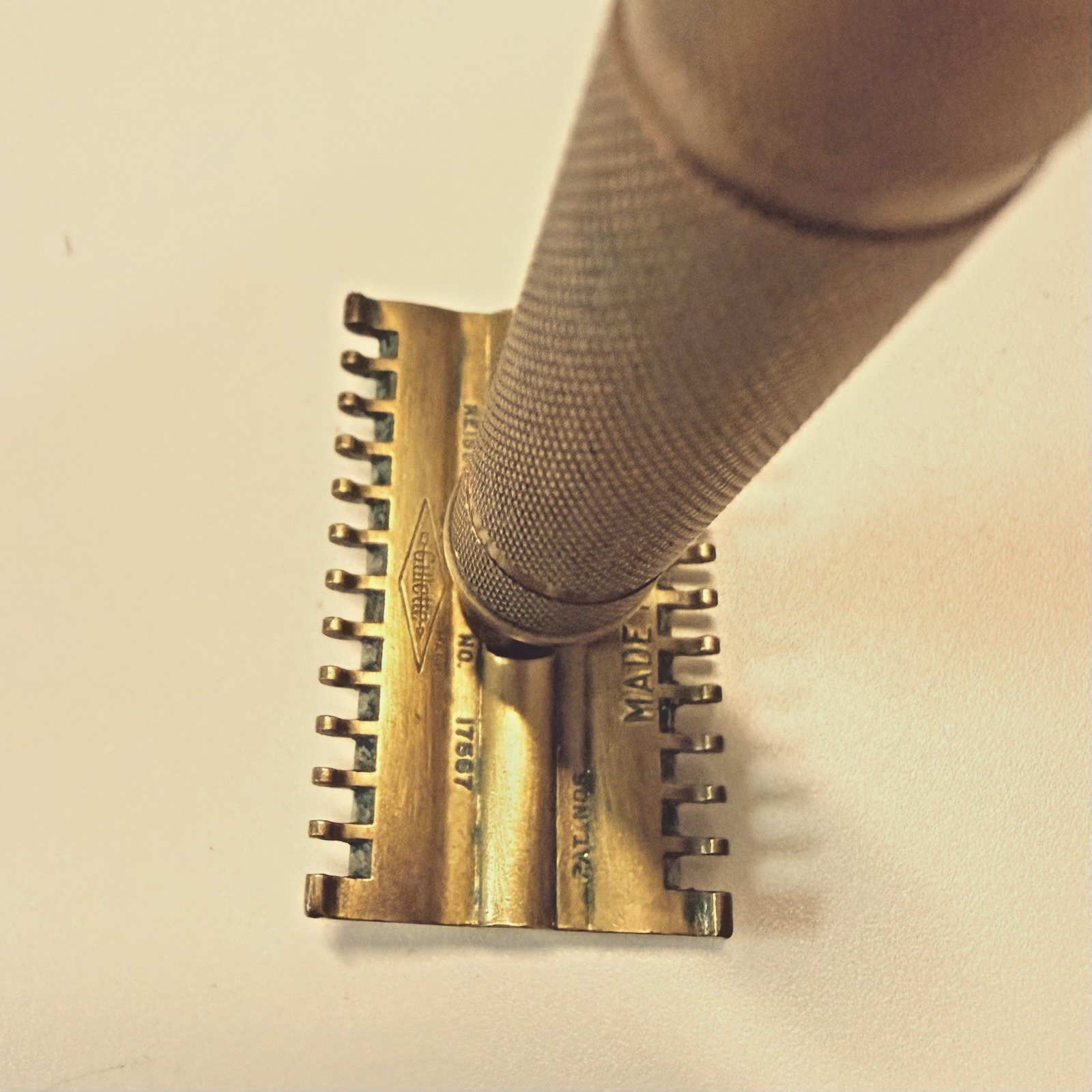Vintage Gillette Old Type Open Comb Safety Razor Solid Handle Made in USA